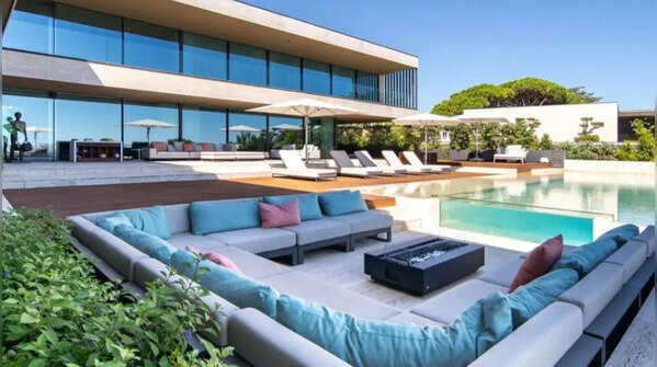 A mansion in Cascais