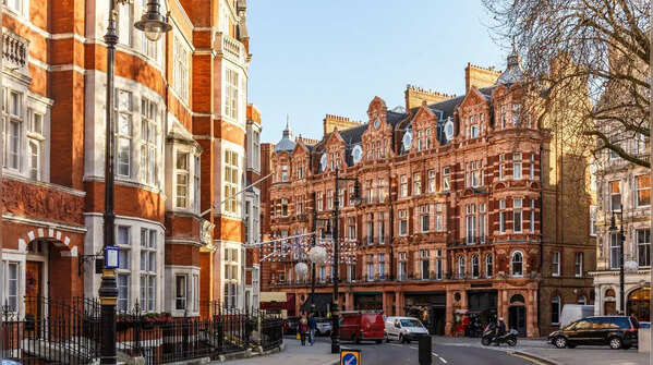 Mayfair's Prestigious Squares