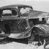 1933: Bonnie and Clyde crash