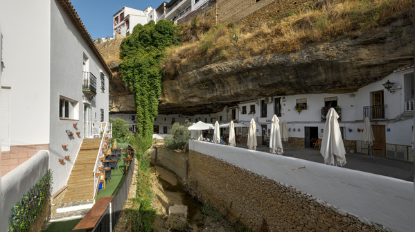 Where is Setenil de las Bodegas?