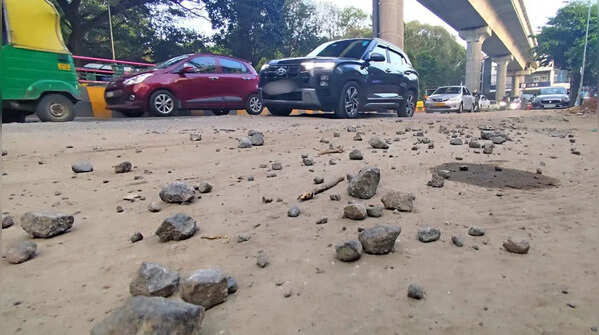 Pothole-filling work begins on Bannerghatta Road