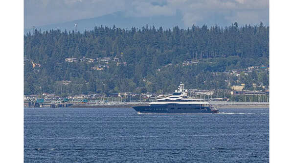 Public reaction to Mark Zuckerberg's superyacht