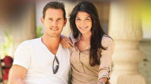 Shaun Tait and Mashoom Singha