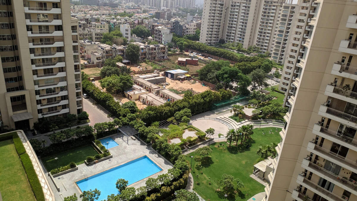 LUXURY APARTMENTS ON MG ROAD & CENTRAL GURUGRAM