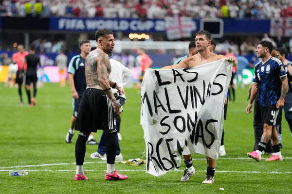 Falklands Banner Controversy: White House sends clear message after calls  for FIFA to punish Argentina players over Falklands banner | Football News  - The Times of India
