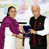 Article image for: Parnaik confers Land of the Rising Sun medallion on Itanagar mayor