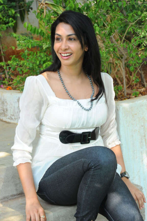Gayathri Iyer Images