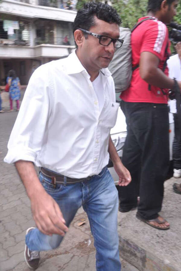 Ken Ghosh Photos