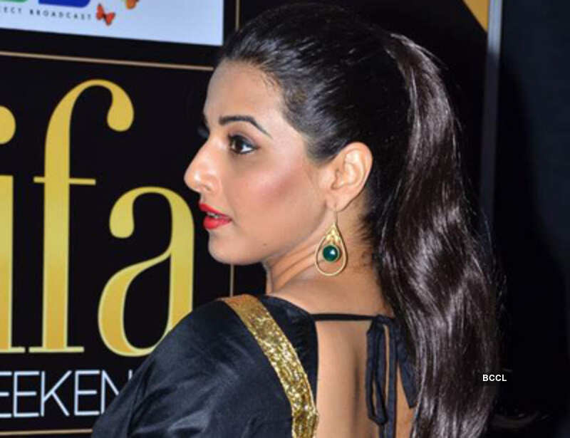Bollywood hotties sizzle @ IIFA 2012