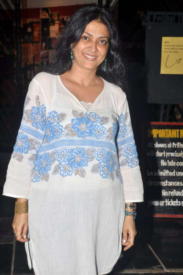 Lubna Salim Photos