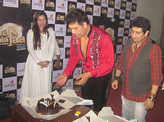 Ravi Kishen celebrates b'day on 'Jhalak..' set