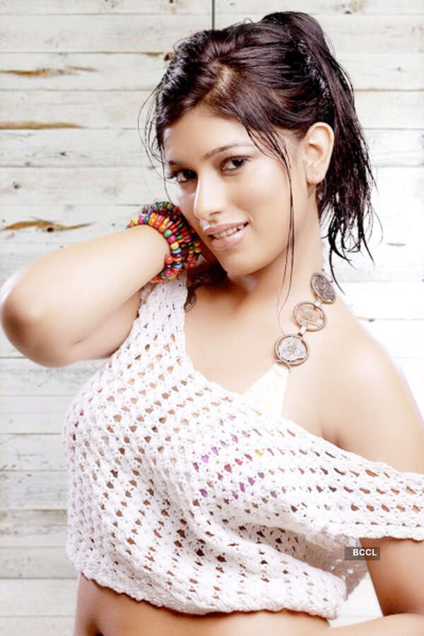 Divya Bhandari Stills