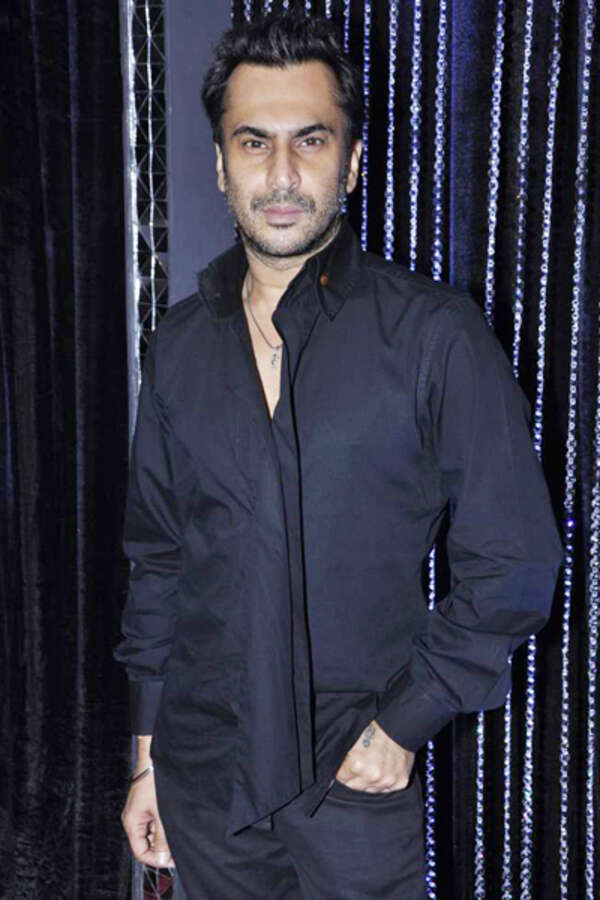 Aki Narula Stills