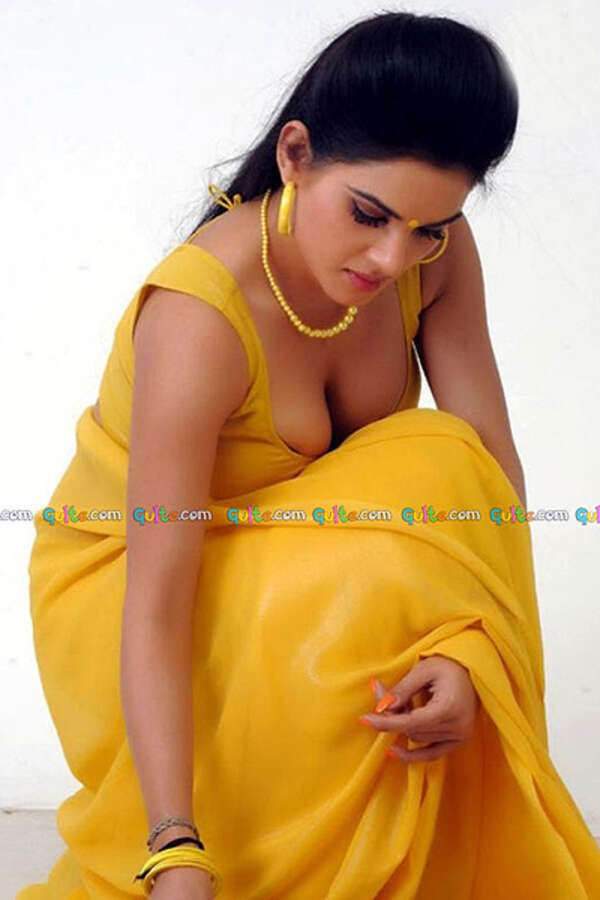 Kavya Singh Photos