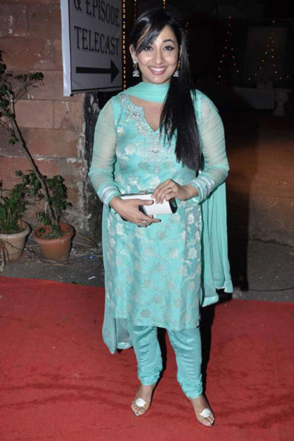Shruti Ulfat Pictures