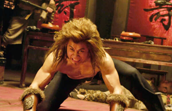 Cung Le Photos