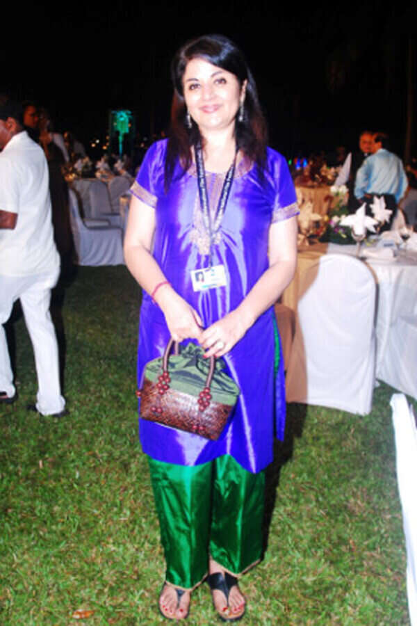 Kishwar Desai Images