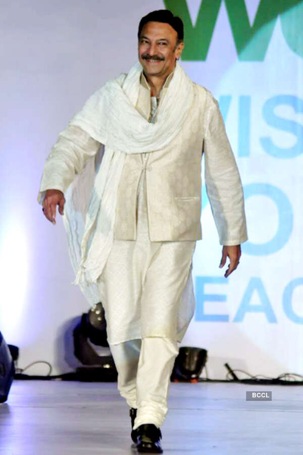 Suresh Oberoi Images