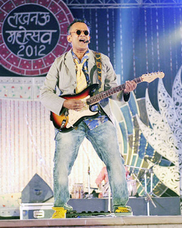 Remo Fernandes Stills