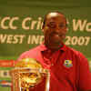 Article image for: Click here to see the latest images of <i class="tbold">Brian Lara</i>