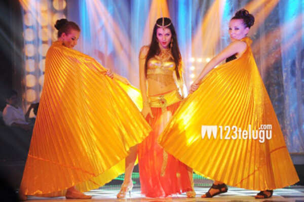 Scarlett Wilson Stills