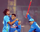 India avoid whitewash, beat Pak by 10 runs