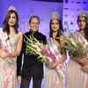Article image for: See the latest photos of <i class="tbold">anukriti sharma</i>