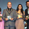 Article image for: Akshay shows singing skills at the music launch of '<i class="tbold">special 26</i>'