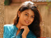 'Ninaithathu Yaroo'