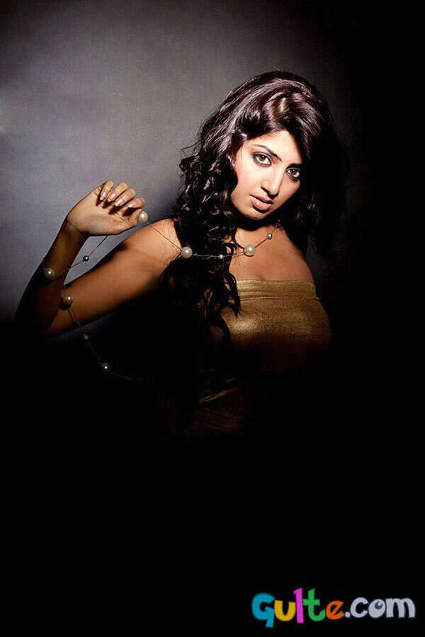 Poonam Kaur Pictures