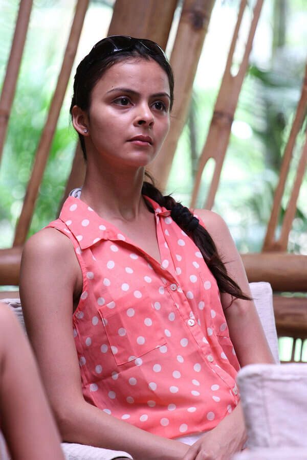 Annanya Wallpapers