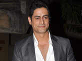 I'm single, says 'Mahadev' fame Mohit Raina