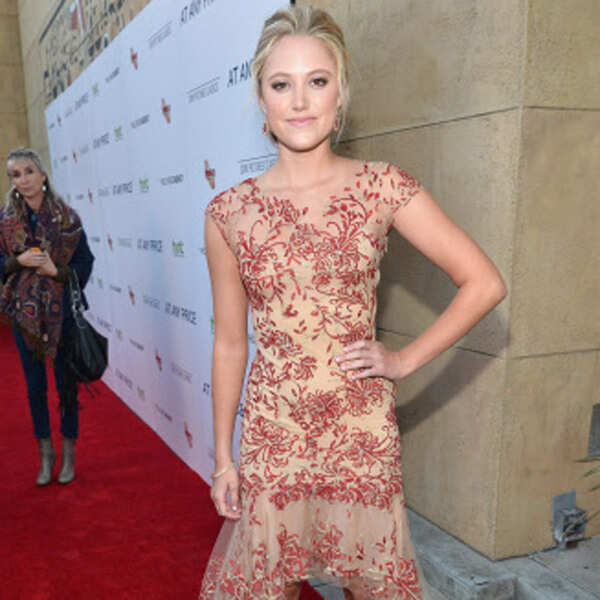 Maika Monroe Images