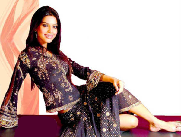 Natasha Suri Photos