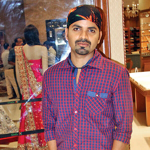 Vinay Forrt Stills