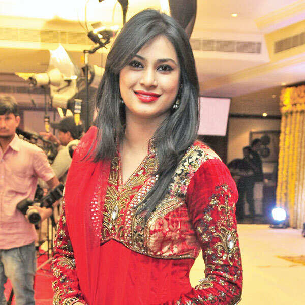 Zara Shah Pictures