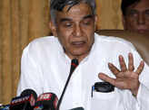 Pawan Bansal resigns after Sonia meets Manmohan