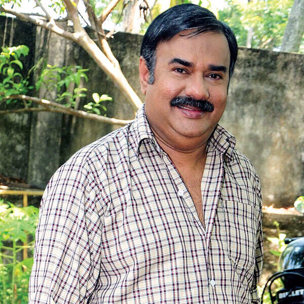 Maniyanpilla Raju Stills
