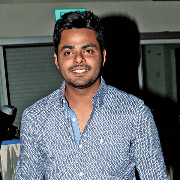 Maqbool Salmaan Pictures