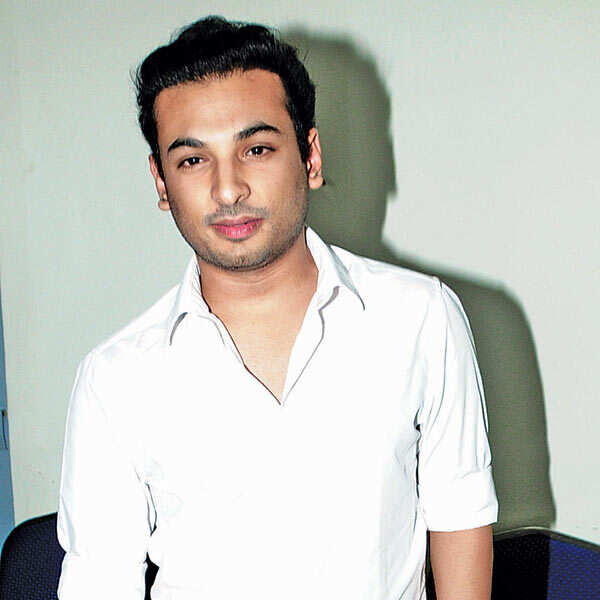 Jenuse Mohamed Photos