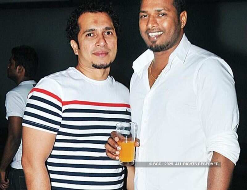 Party peeps enjoy @ a Kochi pub