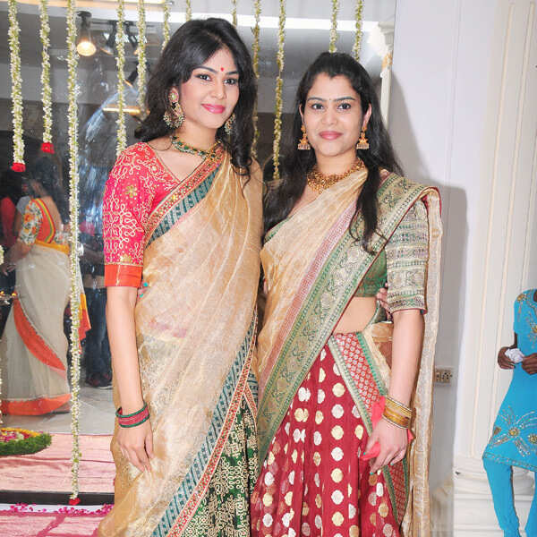 Shravya Wallpapers