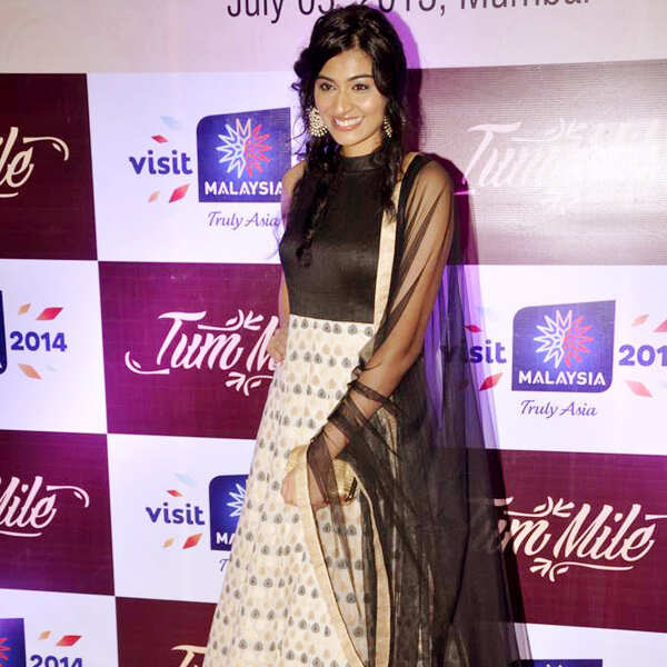 Neha Hinge Images
