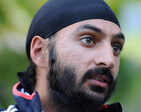 'Pissed-off' Monty Panesar in toilet trouble