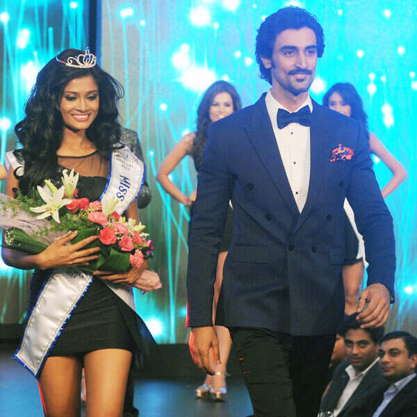 Shreya Mishra Images