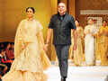 Namrata walks for Tarun Tahiliani