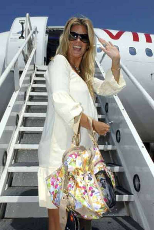 Rachel Hunter Photos
