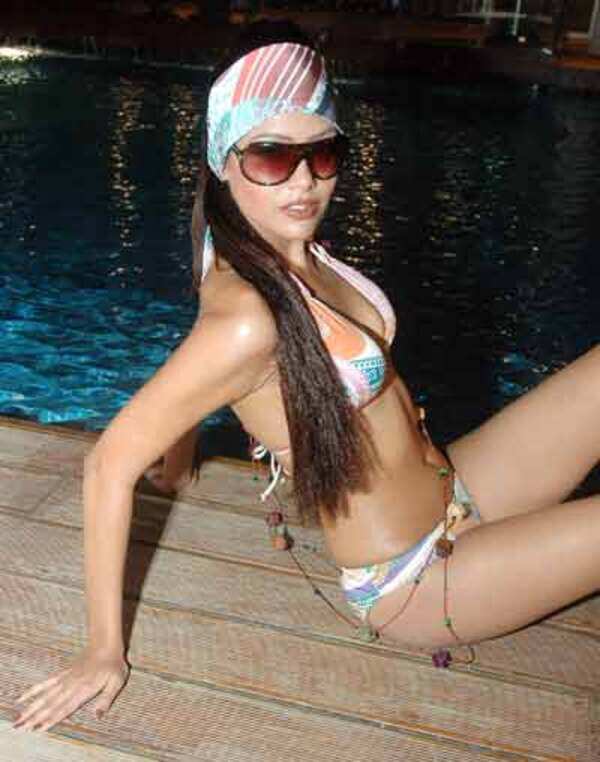 Isha Gupta Wallpapers