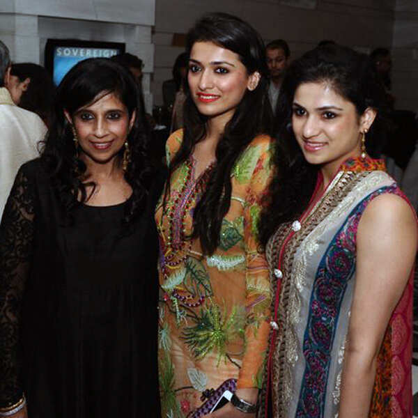 Niki Mahajan Wallpapers