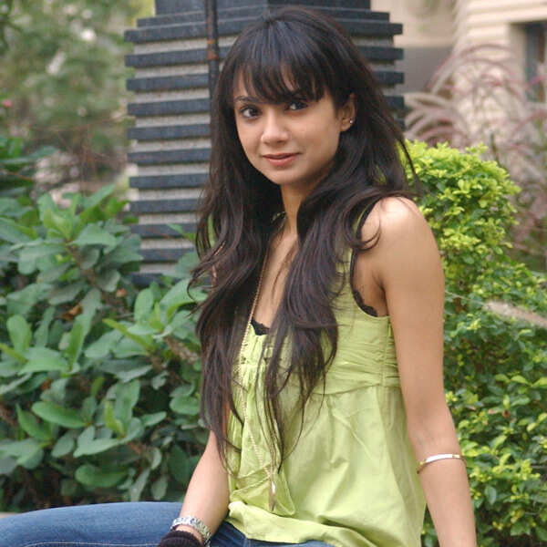 Ira Dubey Images